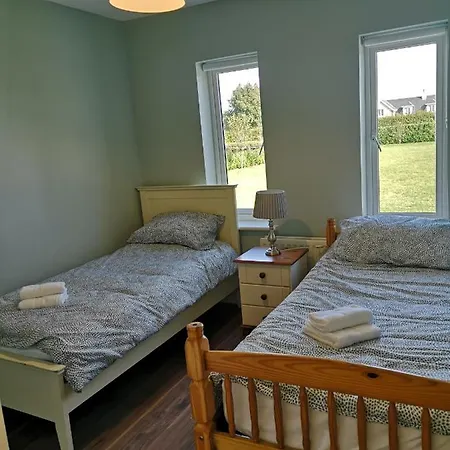 2-bed House Outside